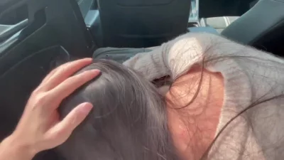 In the early morning sun, the car shook and the sun couldn